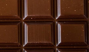 Chocolade de smaak van ajuinen geven.
