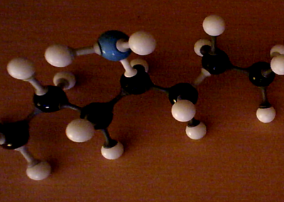 heptaan-4-amine