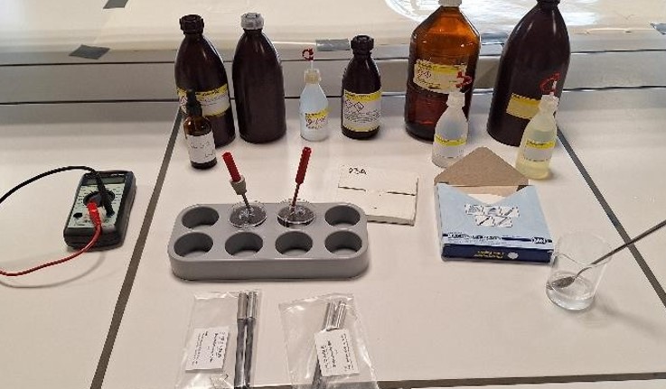 Sterkte van reductoren en oxidatoren Invloed van de aard van de redoxkoppels